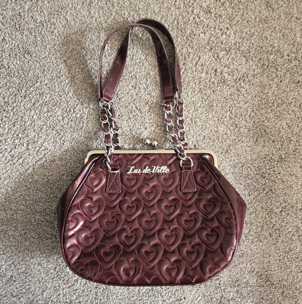 Lux de Ville Burgandy Crinkle Patent Ahoy Medium Kiss Lock Purse NEW